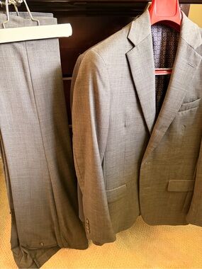 Custom Men's Gray Two-Piece Suit Jacket & Pants
